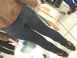 fundul candid la magazin, în jurul perfectă fundul jean