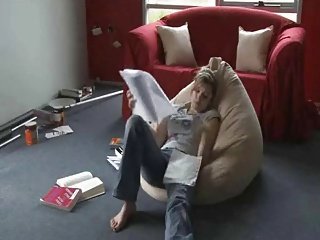 Orgasmic adolescente toma un pequeño descanso De Estudios Rebaño !
