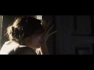 Elizabeth Olsen zeigt einige Titten in Sex-Szenen