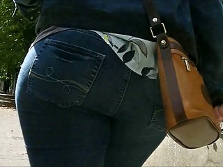 Candid big ass in blue jeans