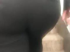 Siyah elbise pantolonunda BBW redbone big booty MILF